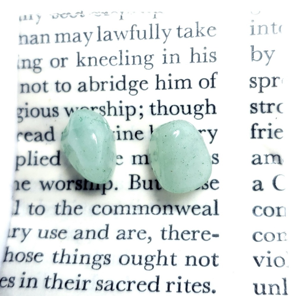 Aventurine studs
